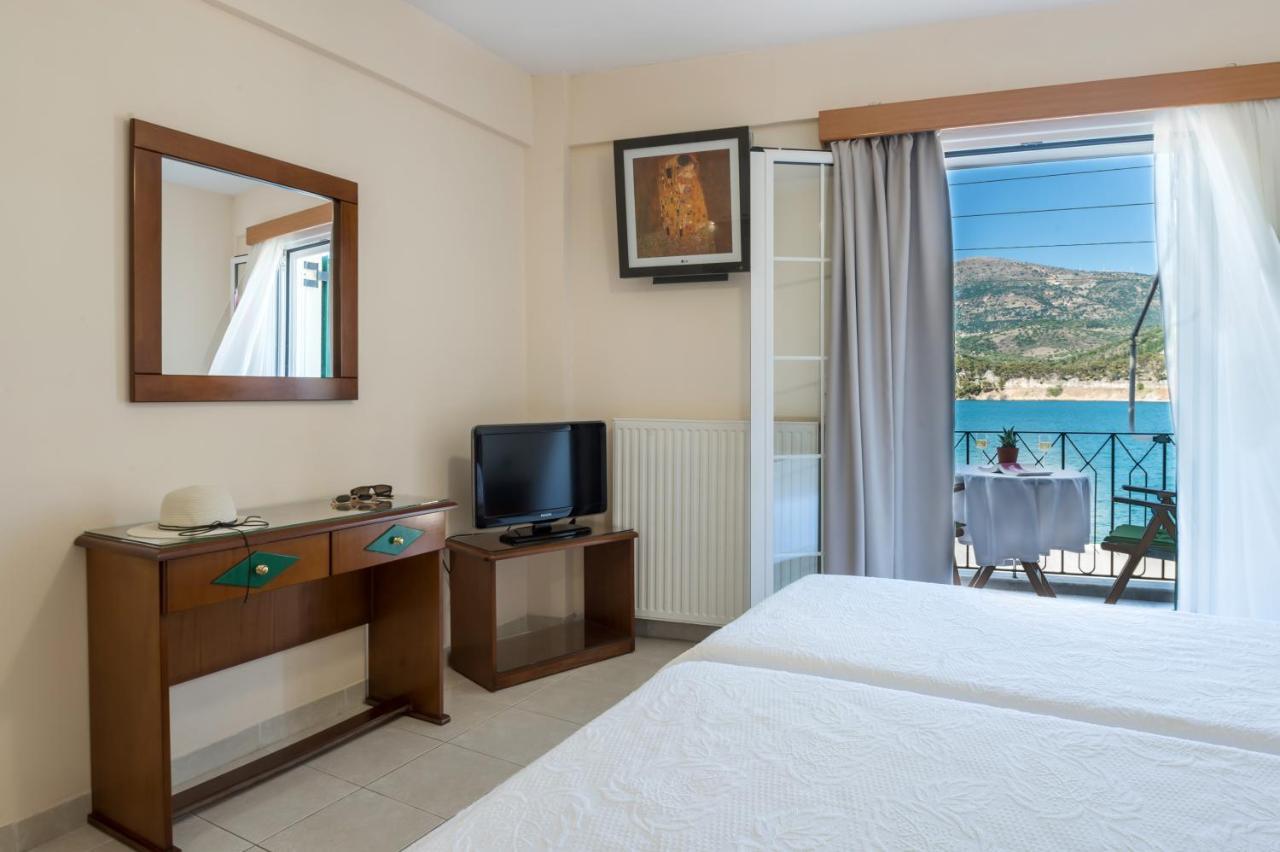 Rouchotas Apartments Argostoli  Bagian luar foto