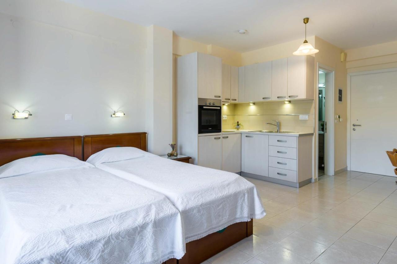 Rouchotas Apartments Argostoli  Bagian luar foto