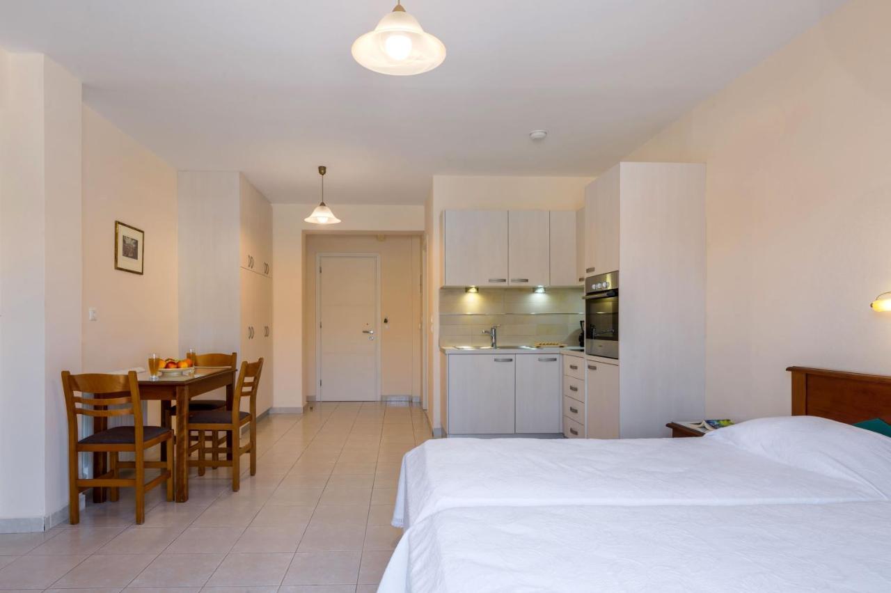 Rouchotas Apartments Argostoli  Bagian luar foto