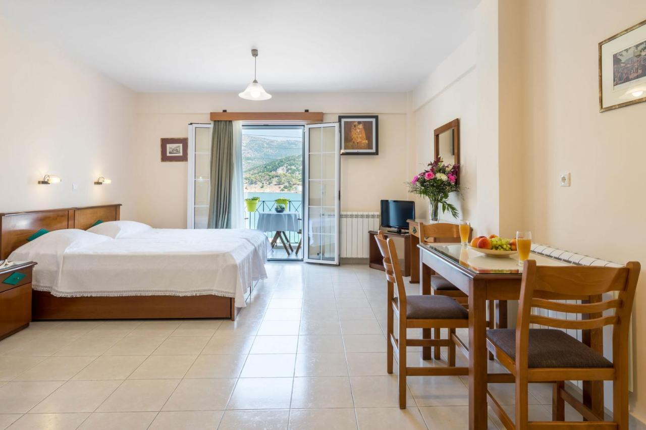 Rouchotas Apartments Argostoli  Bagian luar foto
